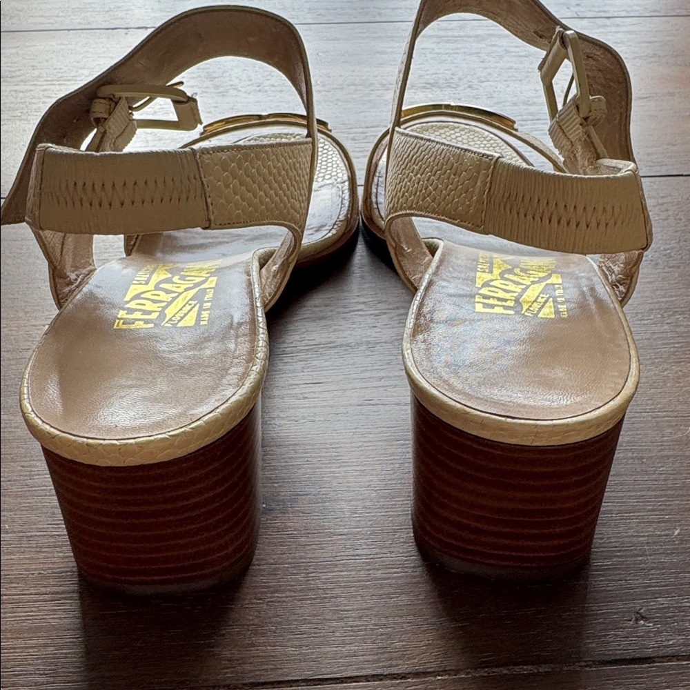 Sz 10 AA Ferragamo DK 06395 pale yellow gargano avorio calf Liz Prt sandals - Picture 14 of 17